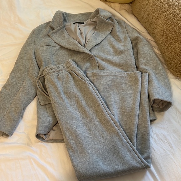 NWOT 2pc jogger set - Picture 5 of 7